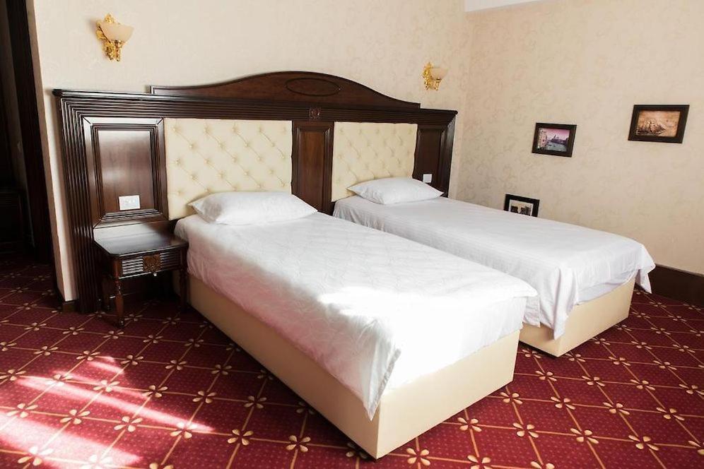 Cazare Plopii Fara Sot Iasi Exterior foto